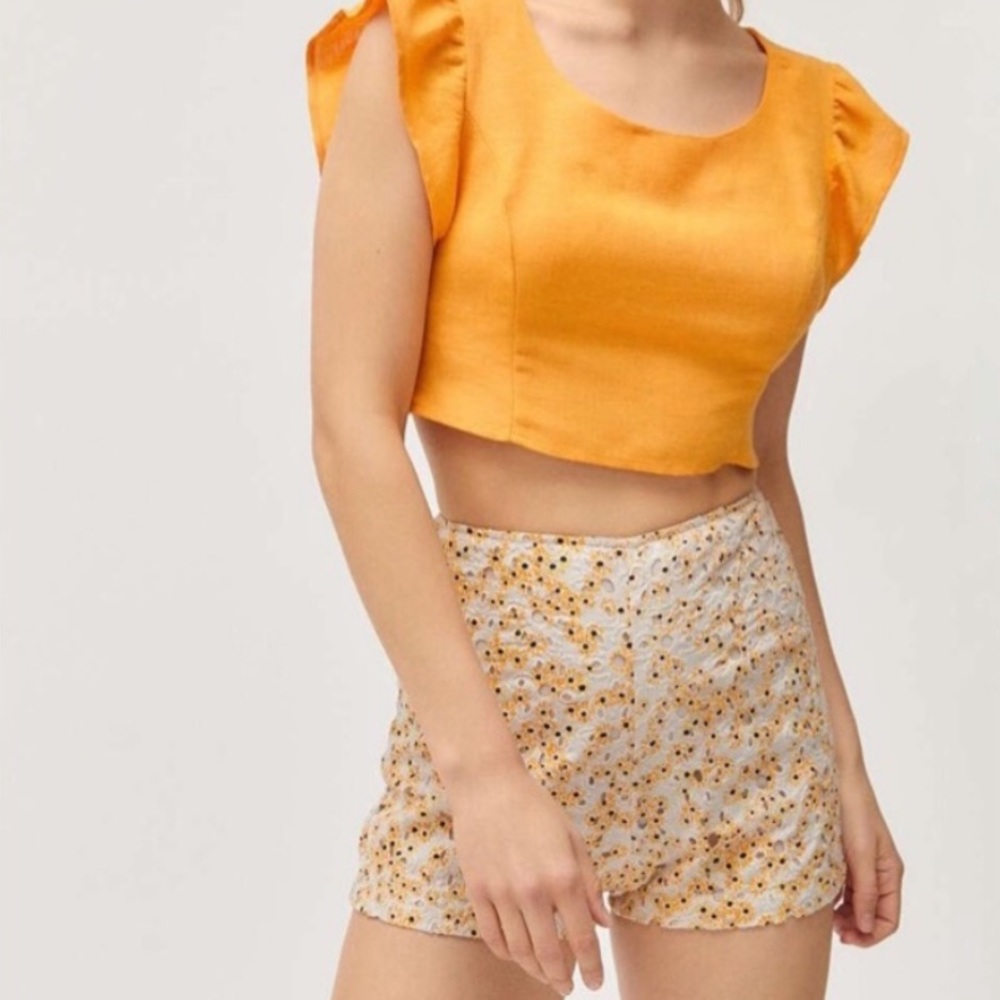 Urban Outfitters Balboa High Rise Yellow White Daisy Eyelet Shorts Size Small